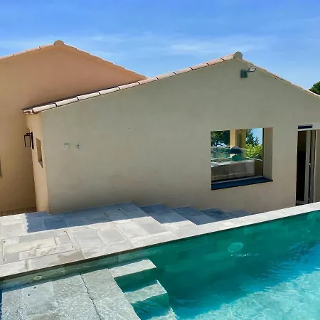 Apartment Confortable A Avec Piscine Privee