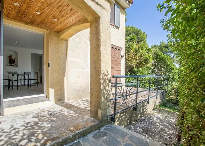 Apartment Confortable A Avec Piscine Privee